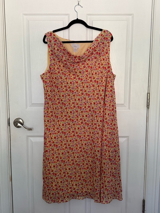 Studio C Dresses & Skirts - Studio C Plus Floral Dress 24W Yellow Red Sleeveless Midi Plus Size